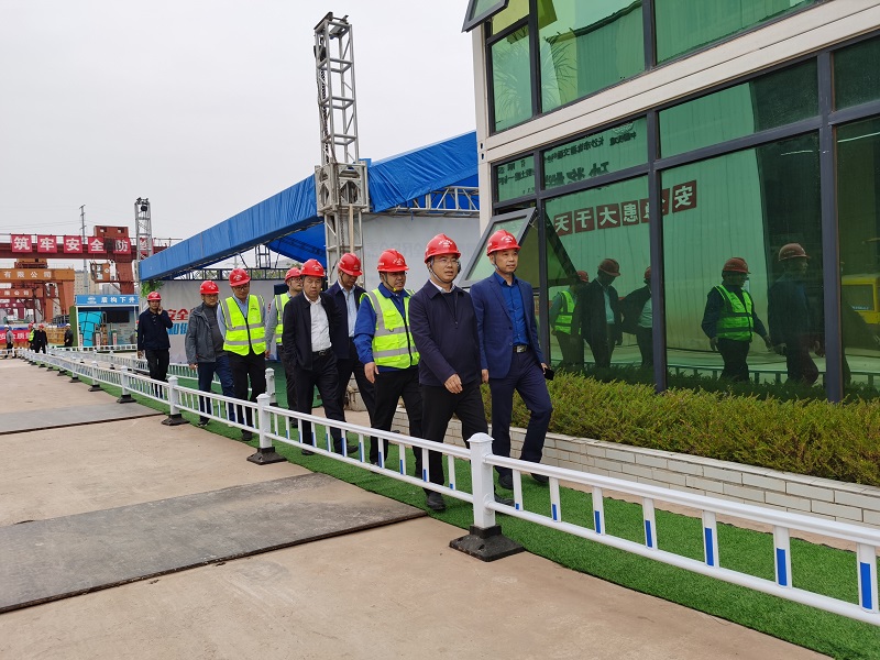 标准化施工现场观摩.jpg